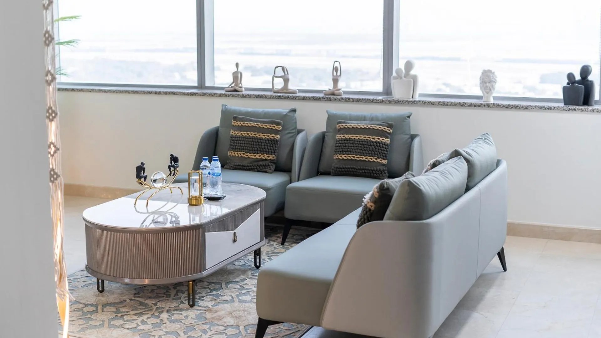Trinity Holiday Homes In Difc With Spectacular Views Dubai Apartment