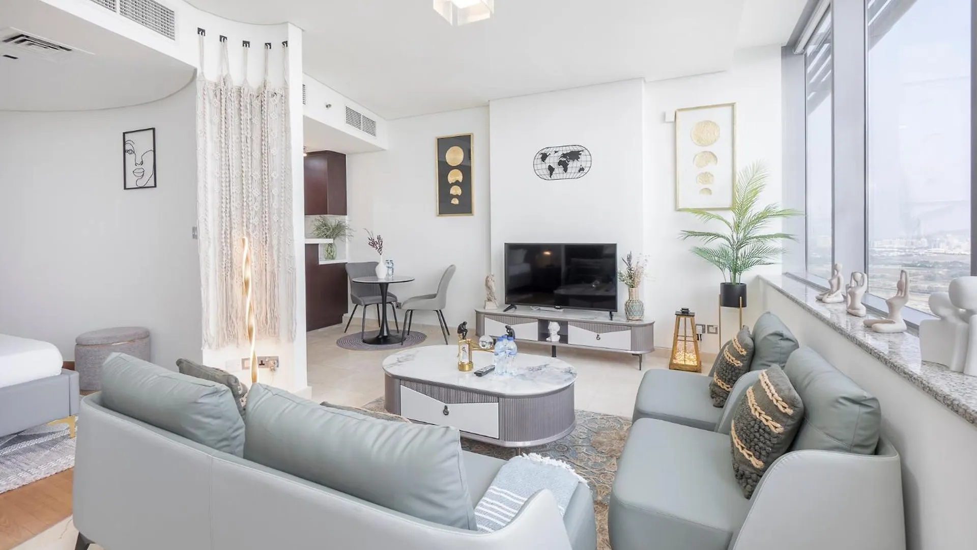 Trinity Holiday Homes In Difc With Spectacular Views Dubai